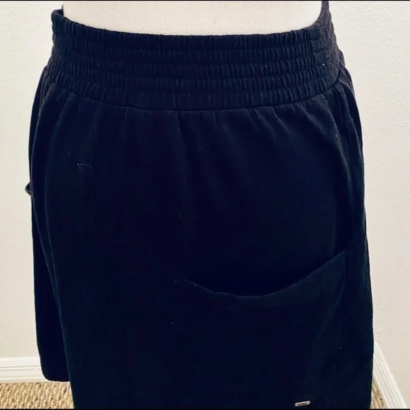 PINK Victoria’s Secret Black Skirt with Pockets - Picture 5 of 8